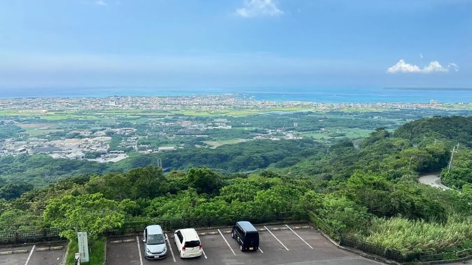 気軽にサクッと行ける！エメラルドの海を見る展望台